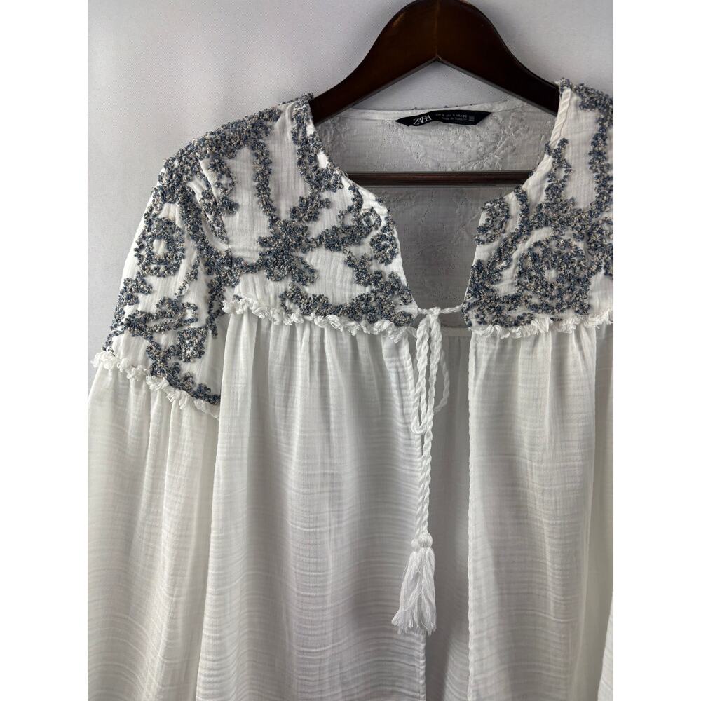 Women’s Zara Small White Tied Sweater - Picture 2 of 4